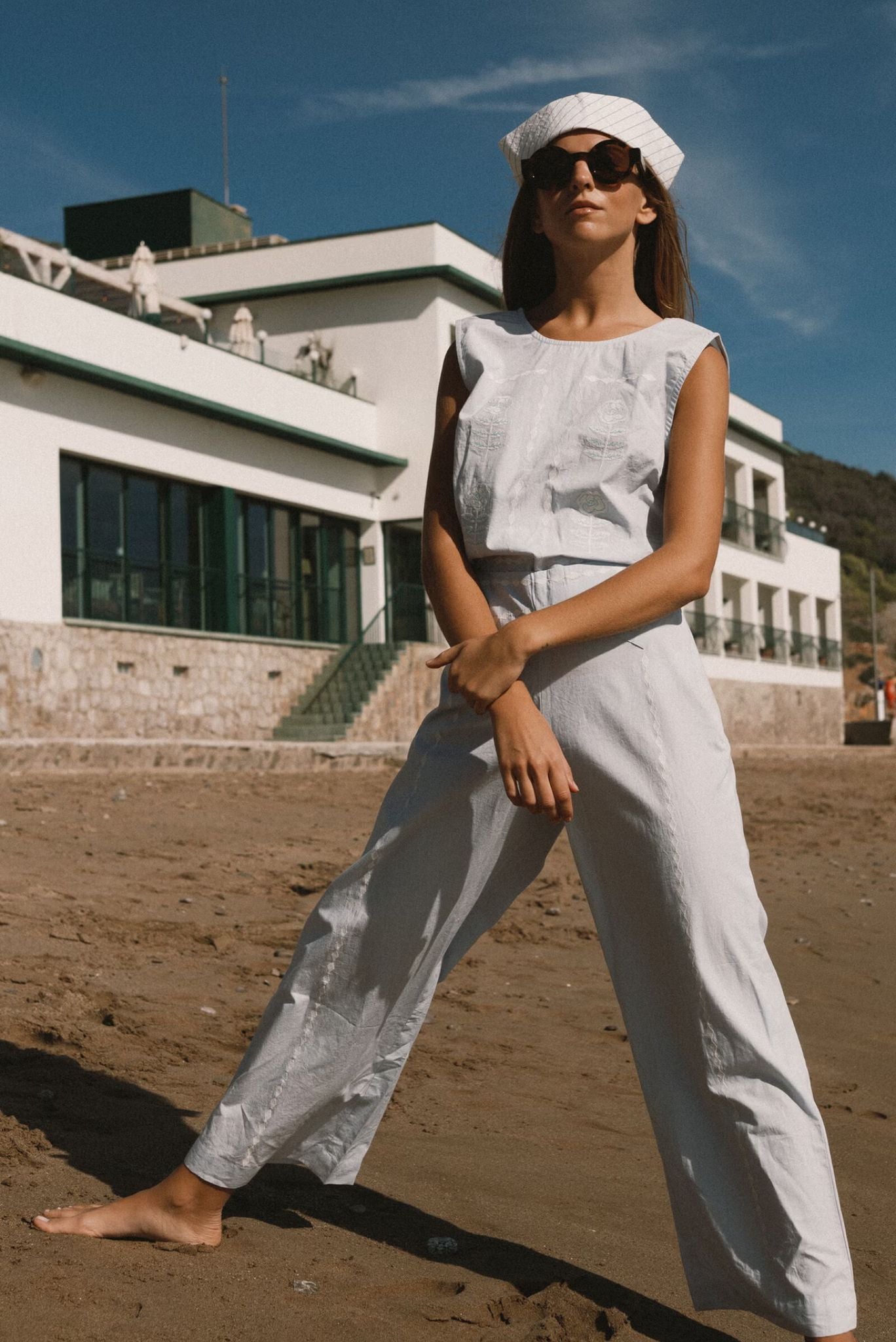 PANTALÓN ANCHO BORDADO