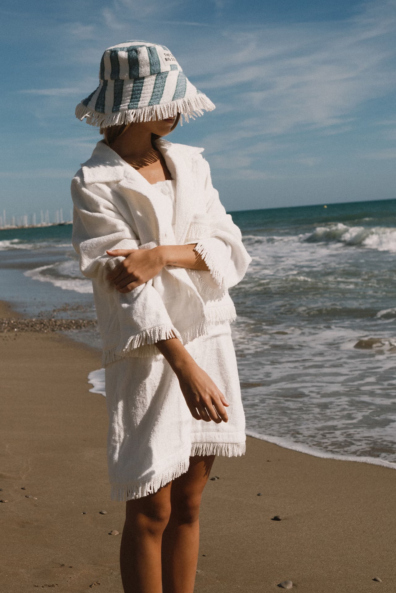 VESTIDO DE TIRANTES DE RIZO
