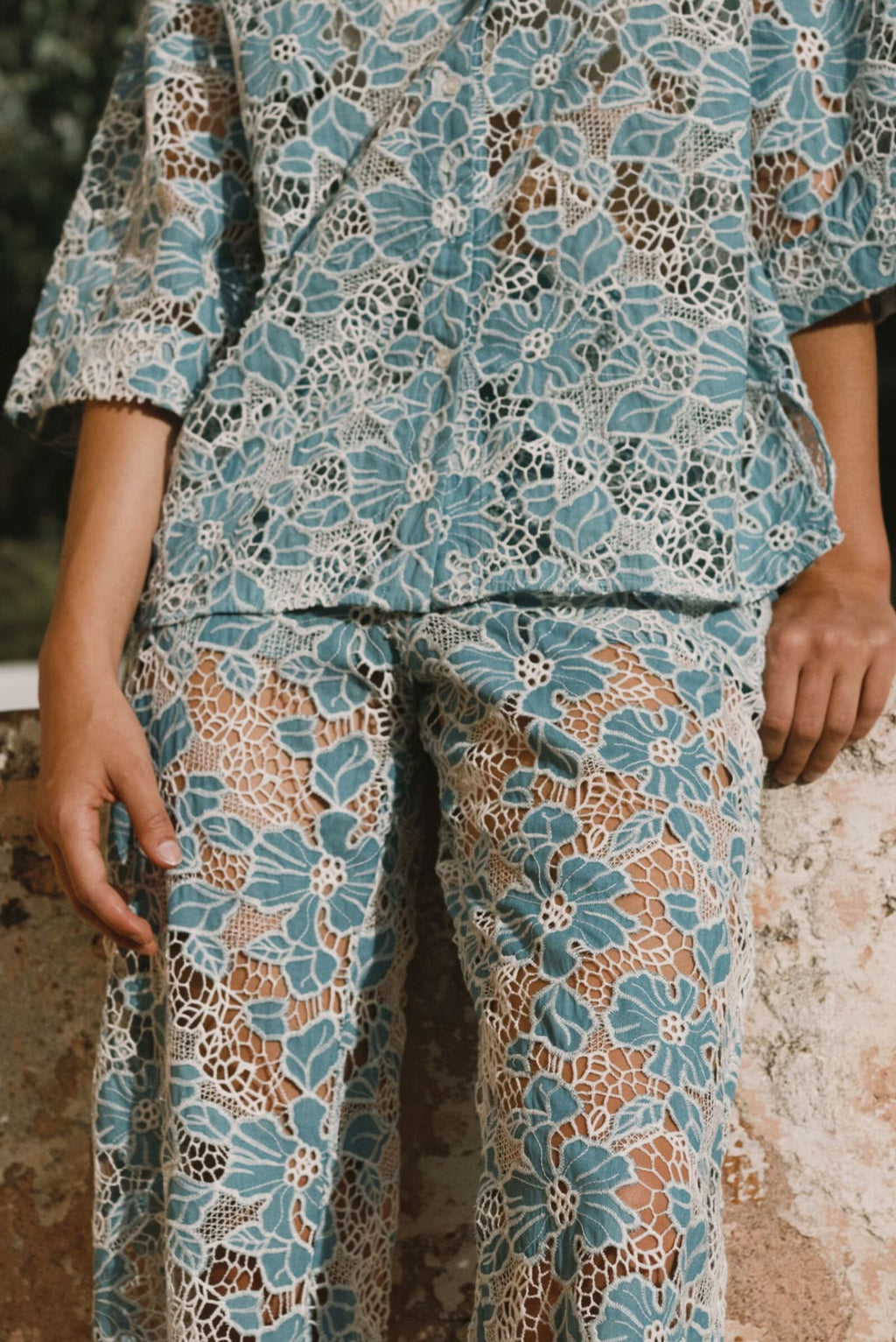 PANTALÓN ANCHO DE ENCAJE