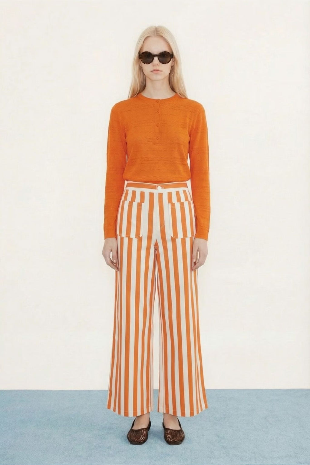 PANTALÓN CON BOLSILLOS A RAYAS