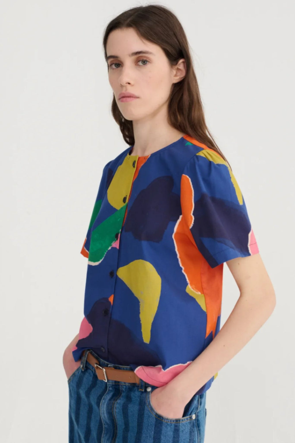 Blusa cropped con patrón estampado Blooming Colo