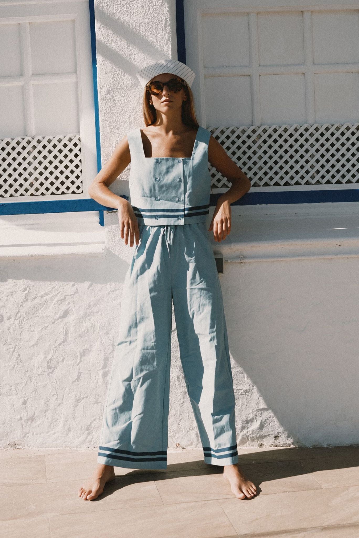 PANTALÓN CON RAYAS