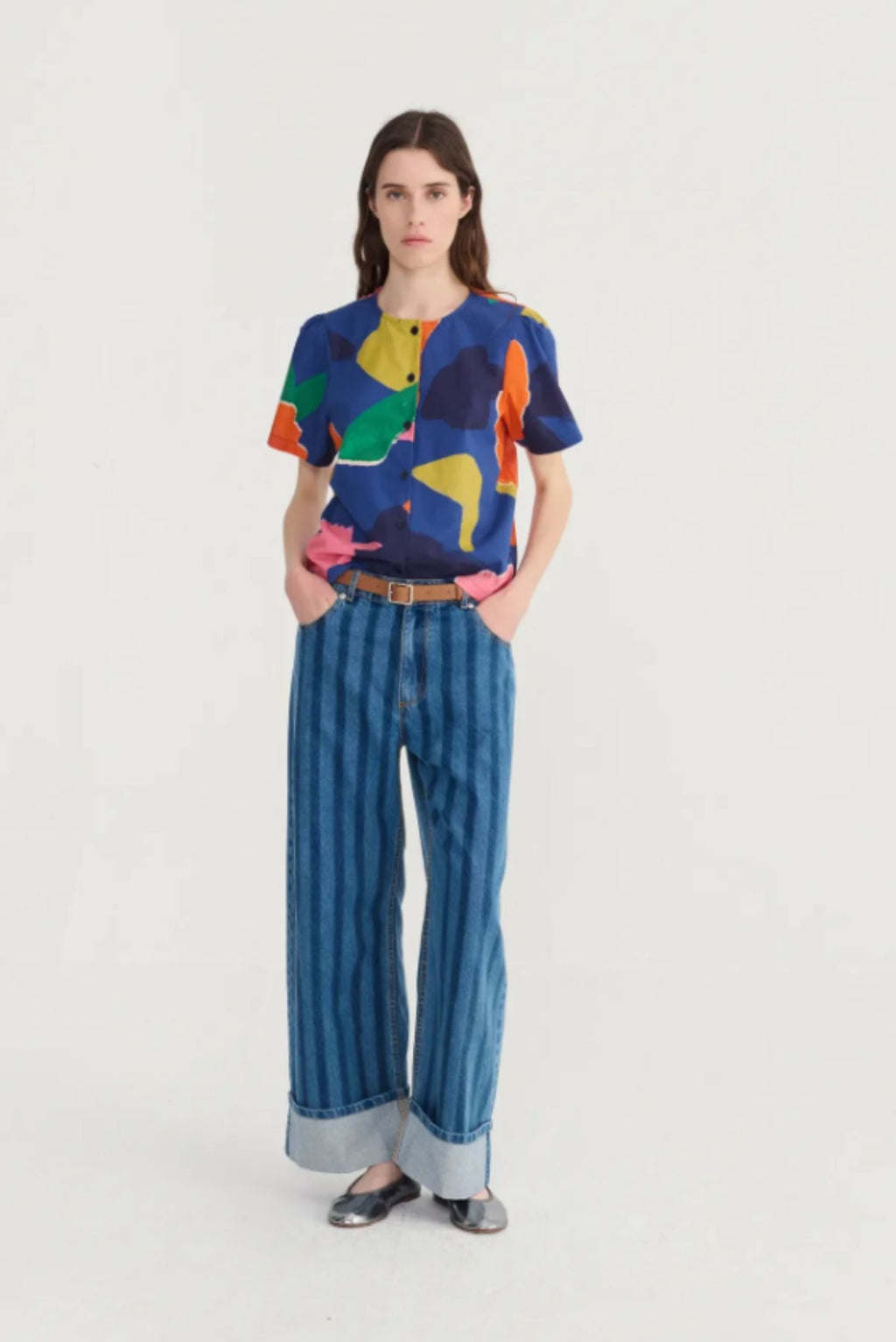 Blusa cropped con patrón estampado Blooming Colo