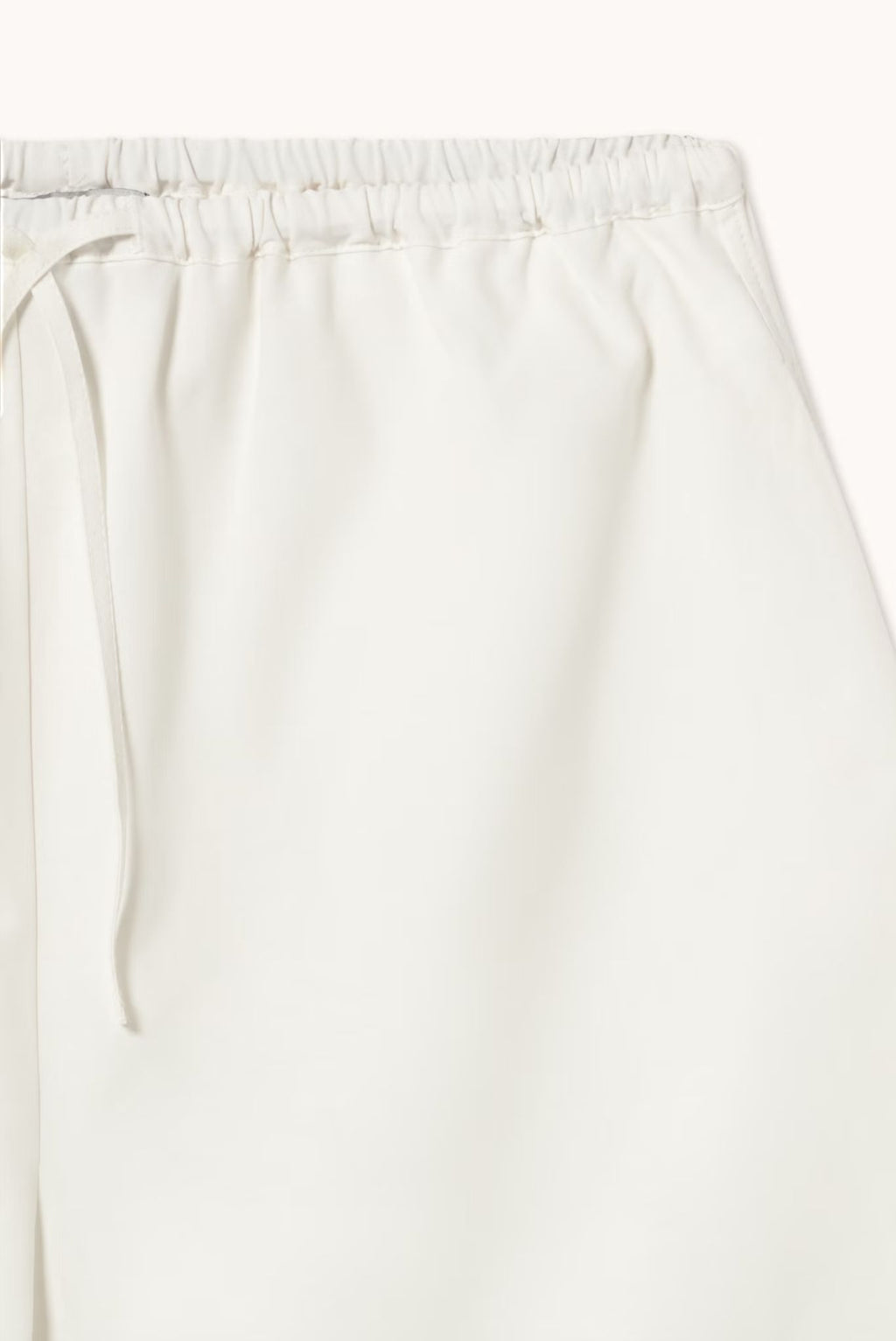 SHORT CON RAYAS